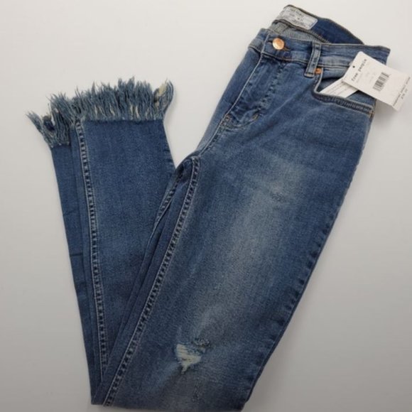 FREE PEOPLE Great Heights Frayed Skinny Jean-SZ 26 - Picture 2 of 5
